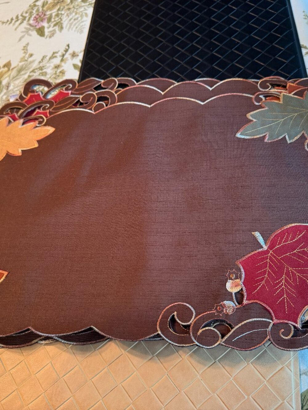 Set of 8 Fabric Placemats with Scalloped Edges & Embroidered Autumn Leaf Appliqu